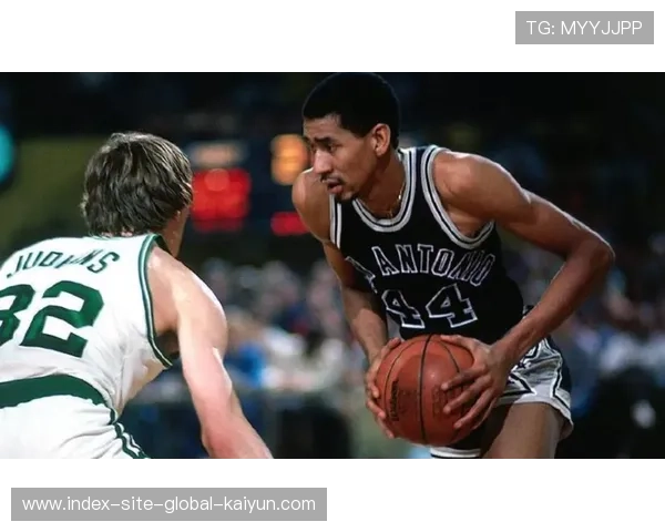 亚历山大展现得分后卫新定义 高效中距离投篮打破魔球理论